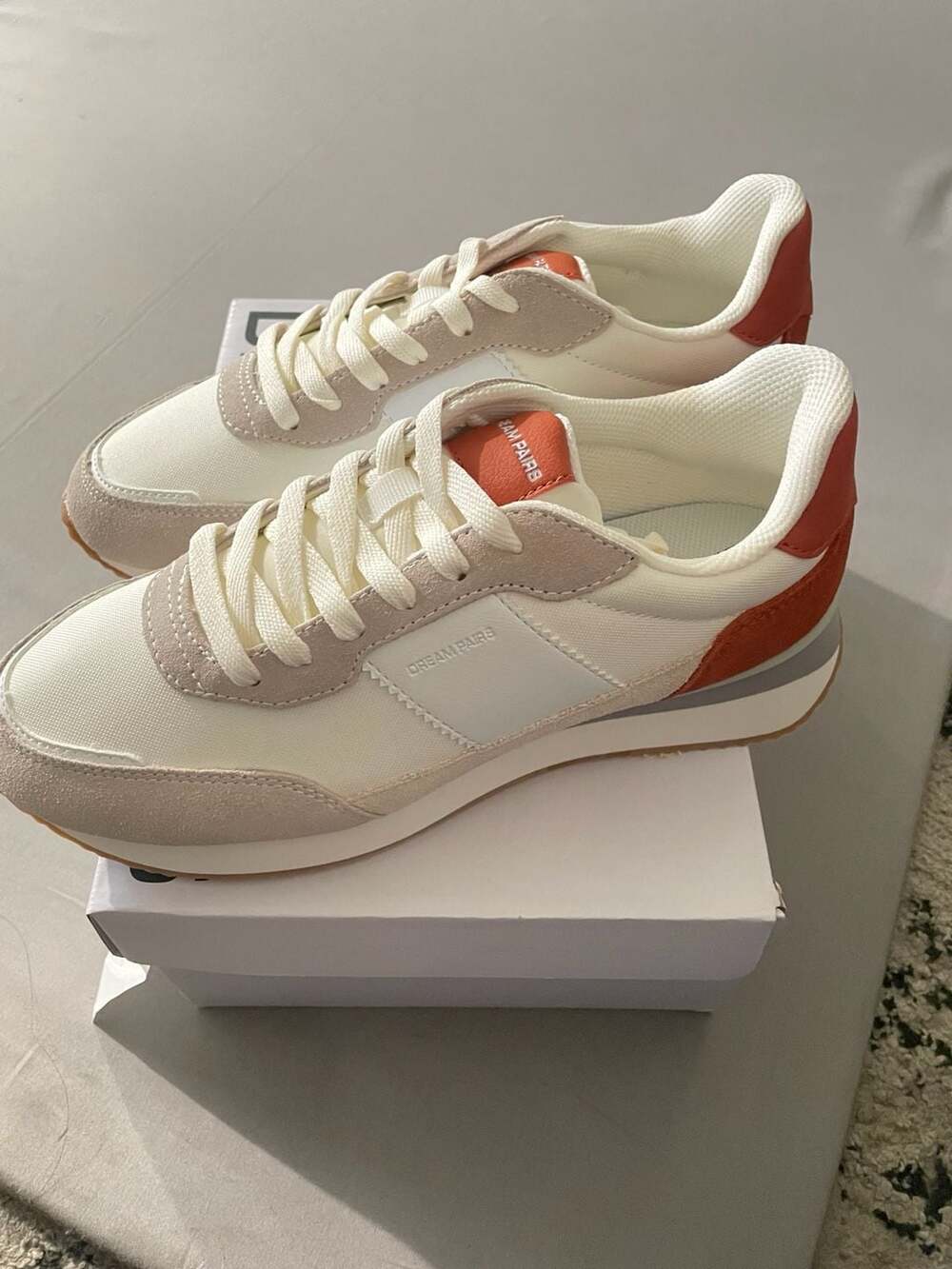 Dream Pairs Retro Sneakers Size 8.5 White Orange